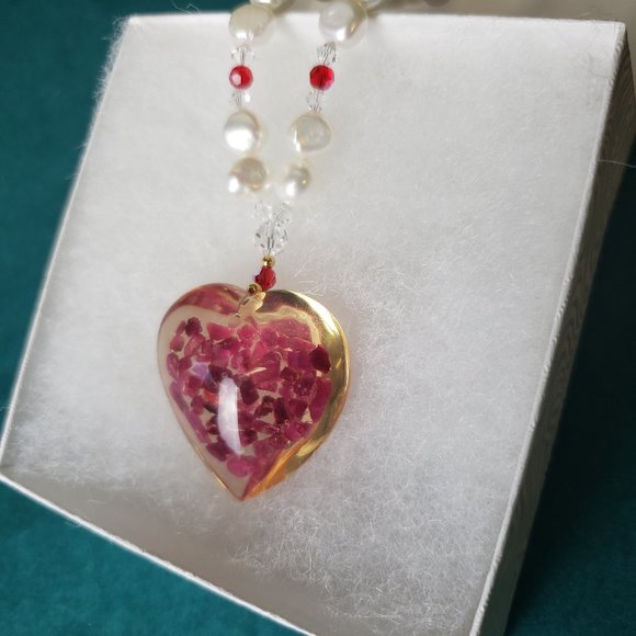 2/40$ Vintage Lee Sands red heart and pearls - Picture 6 of 6